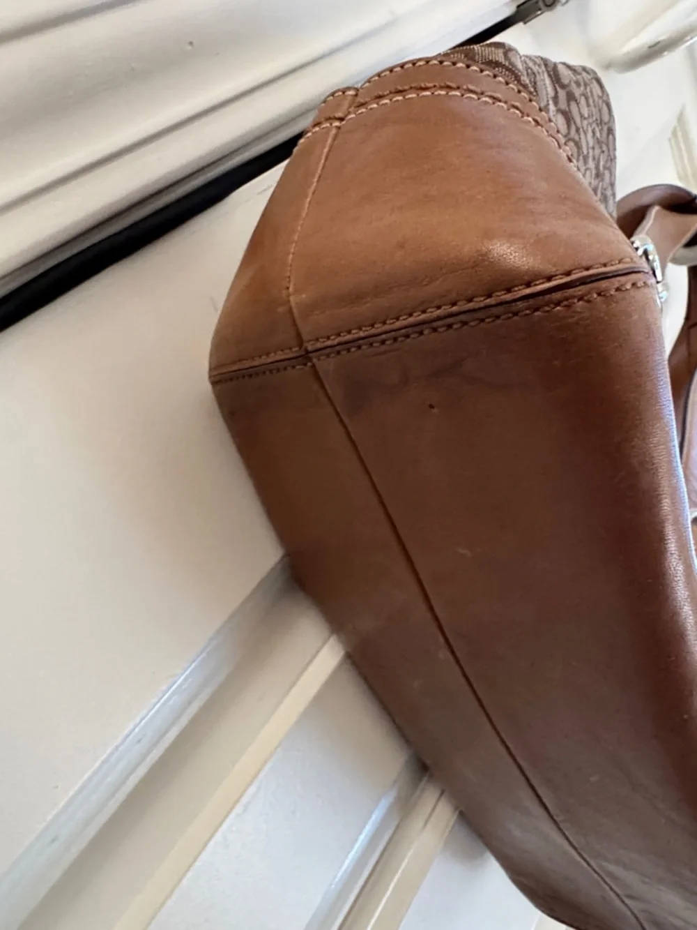 Coach Vintage Brown Signature Canvas Shoulder Bag with Tan Trim - Picture 5 of 16